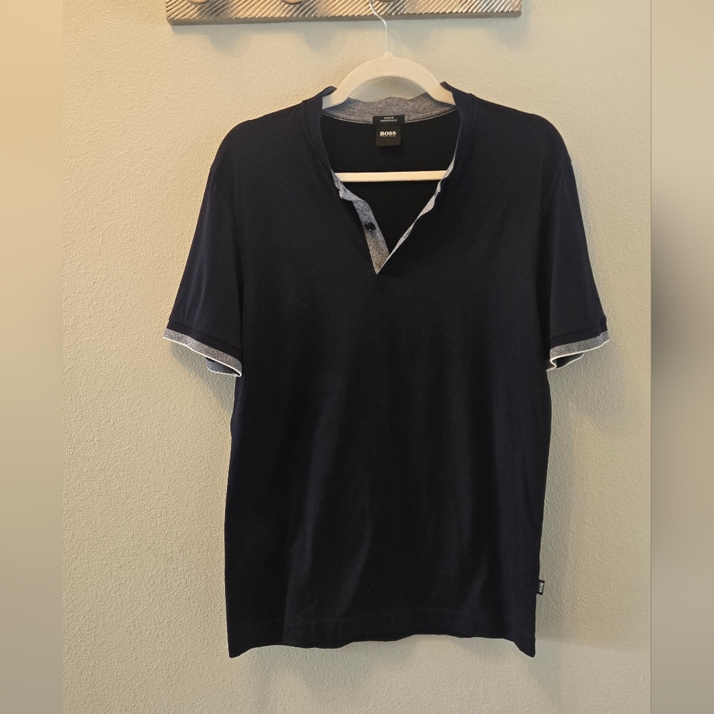 Hugo Boss Men's Dark Blue Short Sleeve Tee